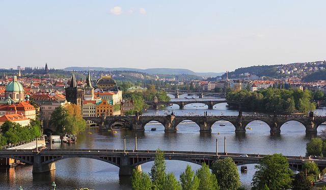 kaskáda pražských mostů